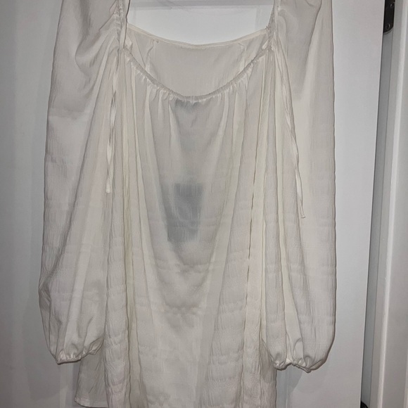 BRAND NEW PrettyLittle Thing white textured square neck puff sleeve smock dress - Picture 3 of 6